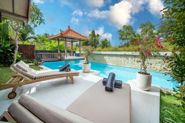 Tropical Villa Senang, Book  Hoteller i Bali med pool, Swimmingpool
