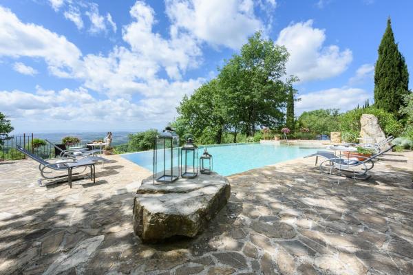 Villa Tregole by Mmega, Book  Villa Chianti