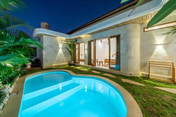 Canggu Vibe 2BDR Villa with Pool and Nearby Delights, Book  Kerobokan Kelod Badung