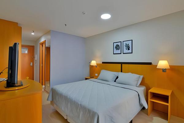 Comfort Hotel Taguatinga - Flat Encantador c/ Wifi, Book  Taguatinga hoteller med pool, Swimmingpool