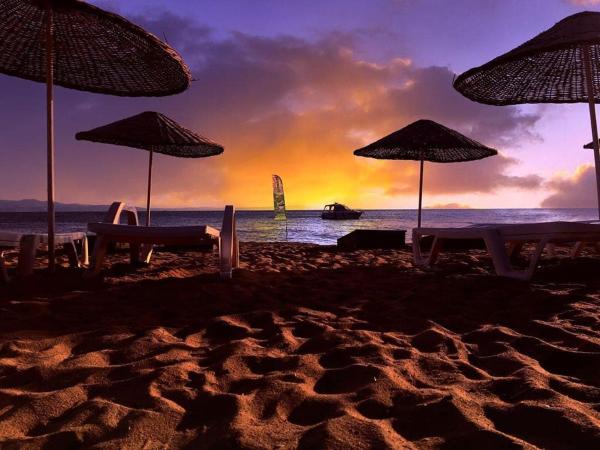 , Book  Armutlu hoteller med pool, Swimmingpool