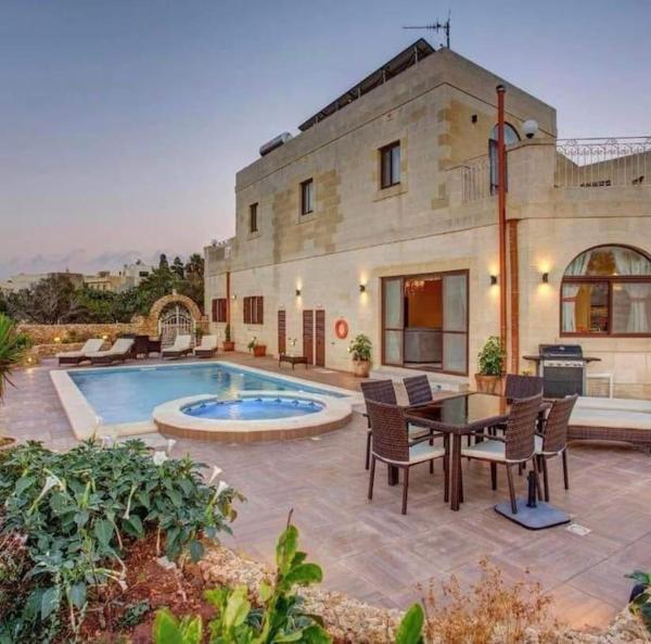 Country Views Villa, Book Villa Victoria Gozo