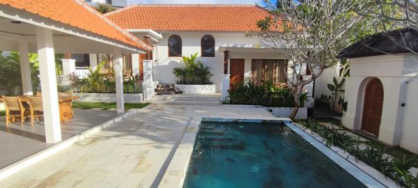 Villa Mamina, Book  Hoteller i Bali med pool, Swimmingpool