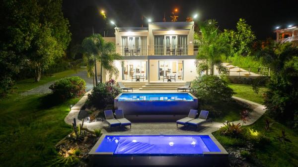 Rincon View Suites, Book  Aguadilla hoteller med pool, Swimmingpool