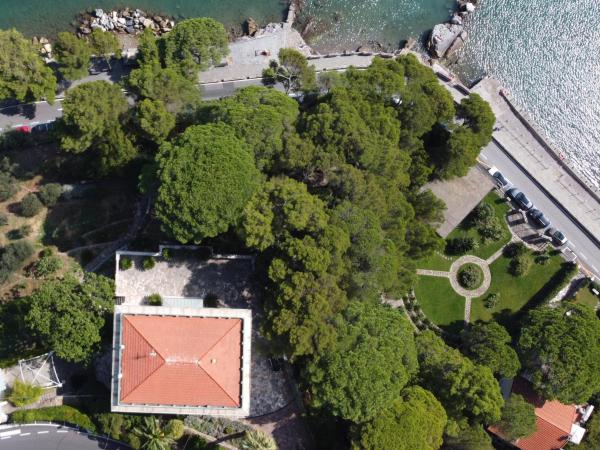 Villa Doria 10 Pax by VILLASRETREATS, Book  Portovenere Cinque Terre