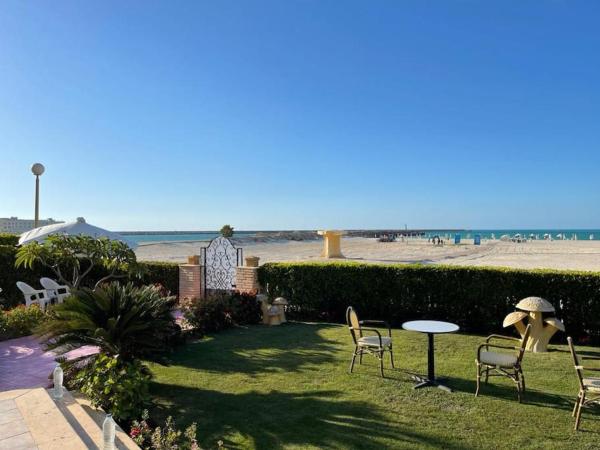 Beachfront Villa North Coast, Book  Marina 