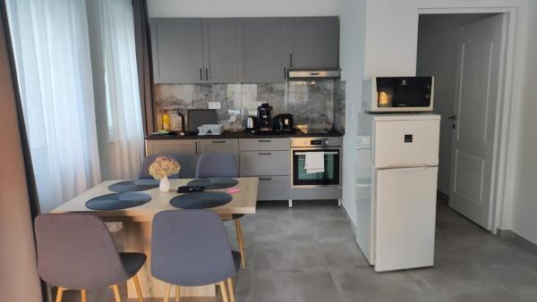 Balatonföldvár Centrum Apartmanok 3, Book  Hoteller i Siófok med parkering, Parkering