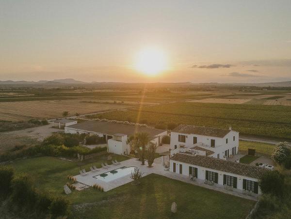 Vino Resort Son Amaret, Book  Son Macia Mallorca