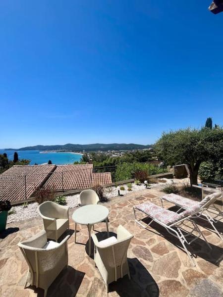 Villa paisible vue panoramique, Book  Hoteller i Var coast med parkering, Parkering