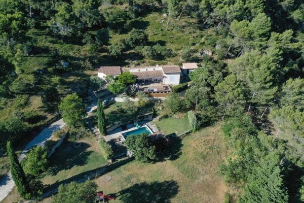 Villa au calme dans le Luberon avec piscine, Book  Cheval-Blanc hoteller med pool, Swimmingpool