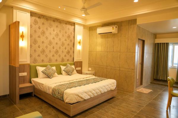 Hotel El Lujo, Book  Pālanpur Gujarat