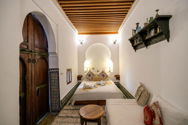 Dar Authentic Fes - familly hosting, Book  Fez Fes-Meknes