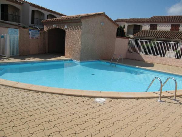 Pavillon T3 avec Mezzanine, Garage, Clim, Terrasse, Piscine, 400m Plage - Saint Cyprien - FR-1-106-103, Book  Hoteller i Pyrénées-Orientales med pool, Swimmingpool