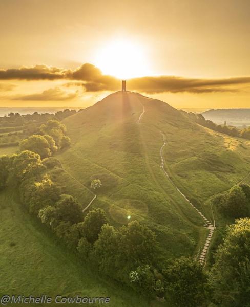 Homestay in The Heart Of Avalon, Book  Glastonbury Somerset