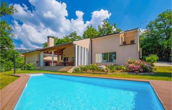 Villa Vesna, Book  Hoteller i Buzet med pool, Swimmingpool
