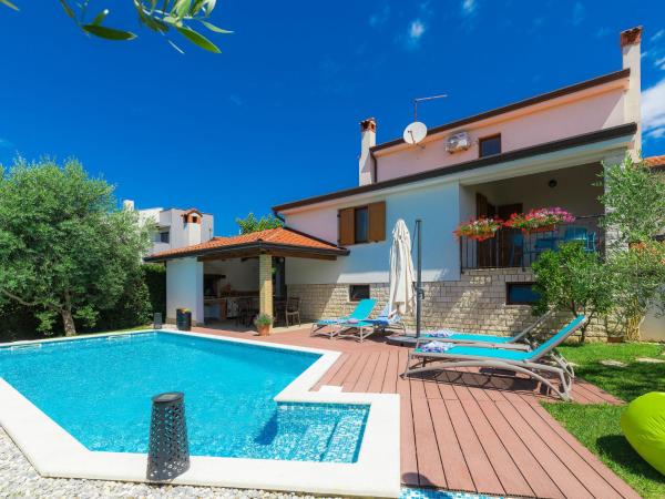 Villa Marina by Interhome, Book  Hoteller i Poreč Riviera med pool, Swimmingpool