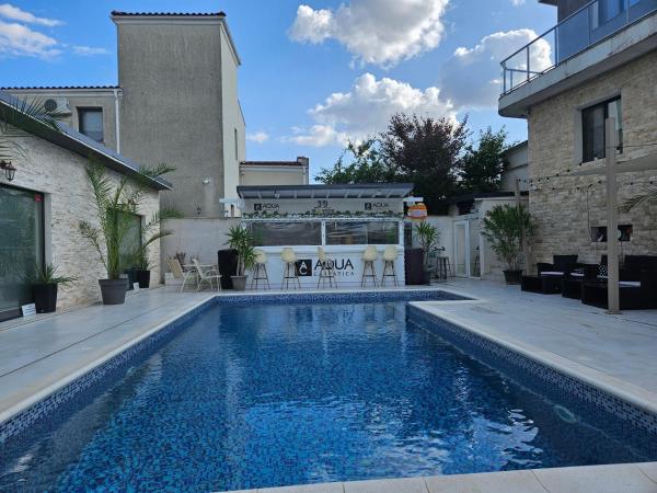 10housemamaia, Book  Navodari 