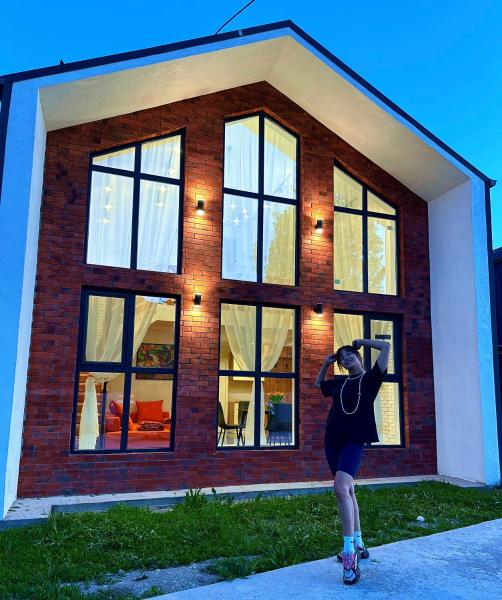 TauHouse, Book  Hoteller i Almaty Region med parkering, Parkering
