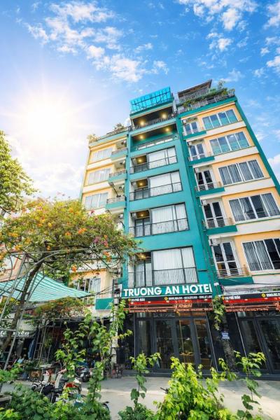 Trường An Hotel Cao Bằng, Book  Cao Bang hoteller med parkering, Parkering