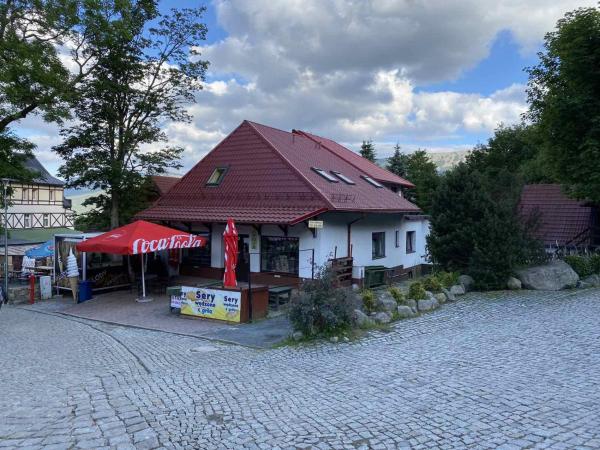 Dom przy Wangu Karpacz, Book  Lower Silesia hoteller med parkering, Parkering
