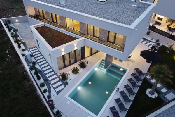 Heated Pool VILLA DIDOV SAN Family Residence, Book  Hoteller i Zadar County med pool, Swimmingpool