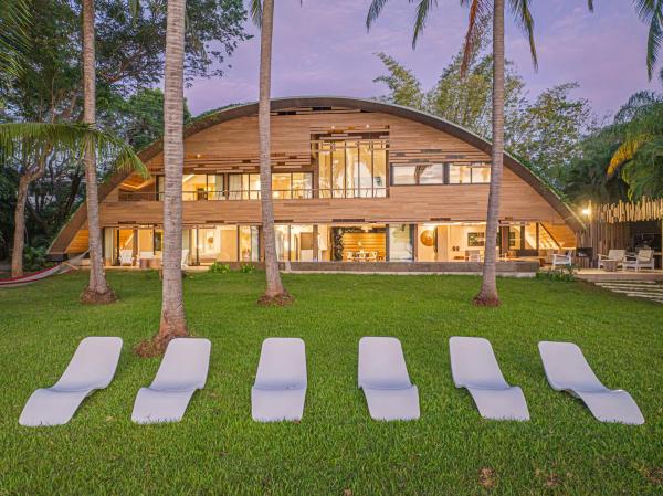 Dream On Costa Rica, Book  Santa Cruz Guanacaste