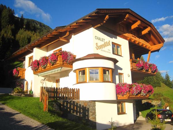 Chalet Sonnblick, Book Chalet Hoteller i Tyrol med parkering, Parkering