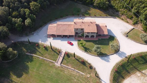 Il Casale - Tenuta Le Bruscoline, Book  Massa Marittima Toscana