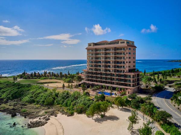 Hotel Shigira Mirage Beach Front, Book  Miyakojima hoteller med pool, Swimmingpool