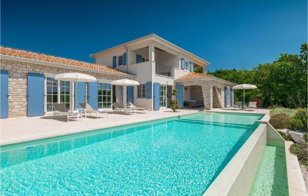 Villa Carinzia, Book  Hoteller i Poreč Riviera med pool, Swimmingpool