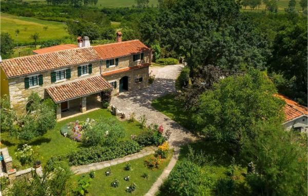 Villa Mikales, Book  Pulgarija Čepić Central Istria
