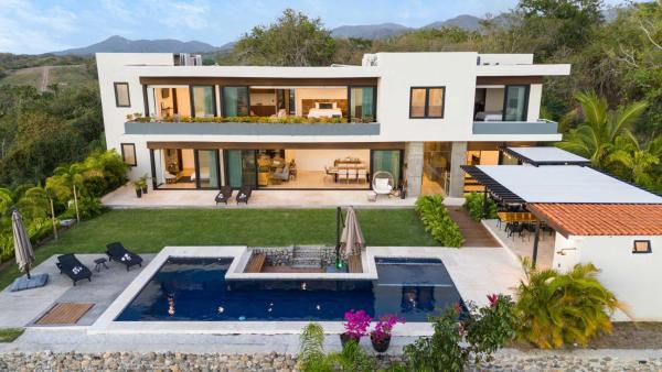 Near Punta Mita - Gorgeous Modern Villa, Book  Punta Mita 