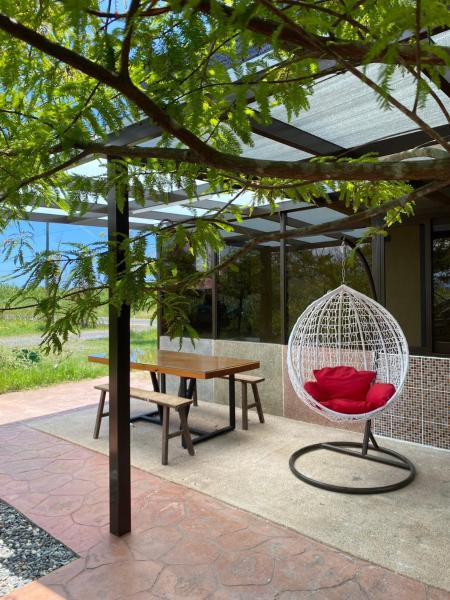 Lily Garden Homestay, Book  Yilan Yilan