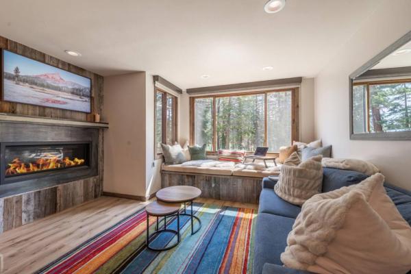 Northstar Resort True Ski In Ski Out Year-Round Hot Tubs Book on Your Mobile for Promo Price, Book  Hoteller i Squaw Valley med pool, Swimmingpool