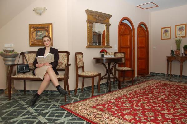Villa Bíbor Harkány, Book  Billige hoteller i Baranya