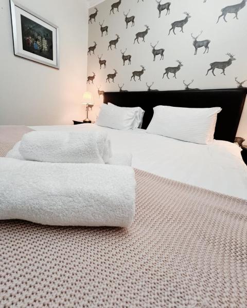 Leith Apartment, Book  Leith 