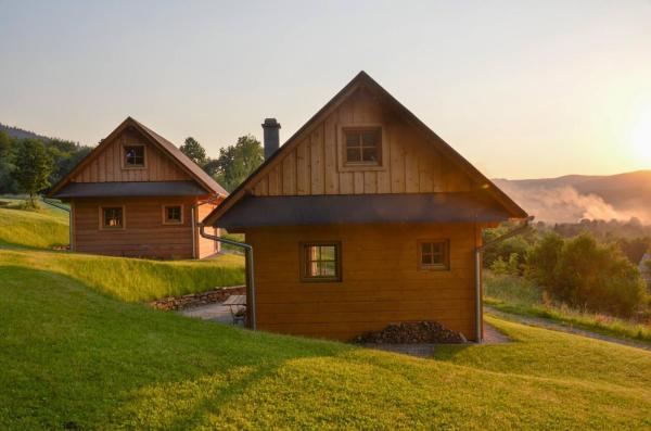 Domki Pod Dębem, Book Feriehus Hoteller i Lillepolen med parkering, Parkering