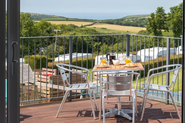 Cornish Coasts Holiday Park, Book  Bude Cornwall