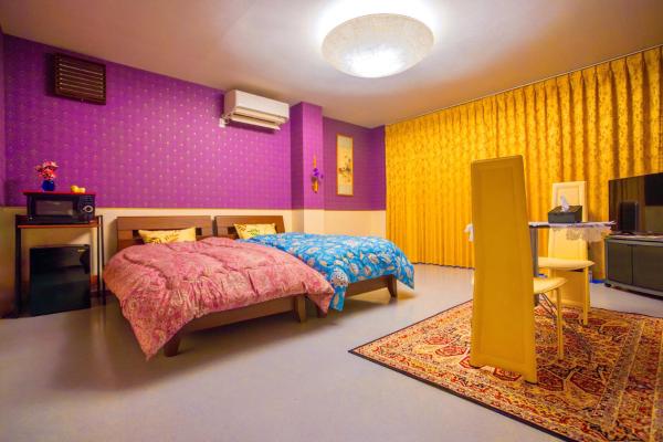 犬山モダンルーム, Book  Inuyama Nagoya