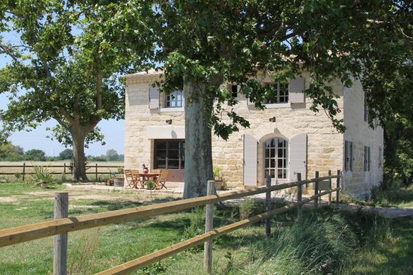 Le Mazet De Jean, Book Bed and Breakfast Le Cailar Gard