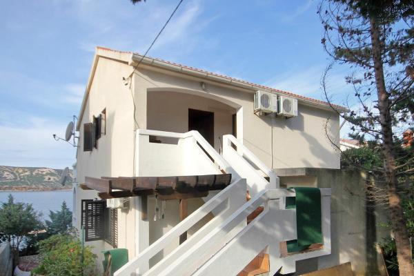 Apartments by the sea Stara Novalja, Pag - 9347, Book Lejlighed Kvarner hoteller med parkering, Parkering