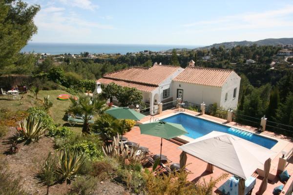 Villa Quinto Pino, Book  Hoteller i Axarquía med pool, Swimmingpool