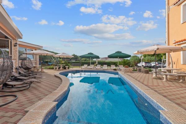 Family-friendly apartments with swimming pool Kraj, Pasman - 334, Book Lejlighed Kraj Pasman Island