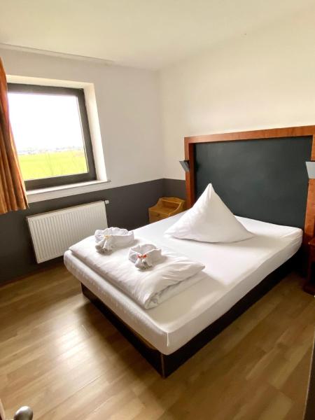Hotel Castellana, Book  Lessien Niedersachsen