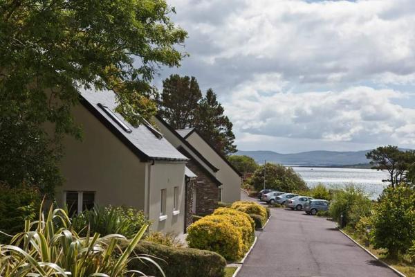 Berehaven Lodge, Book Lodge Castletownbere Beara Peninsula