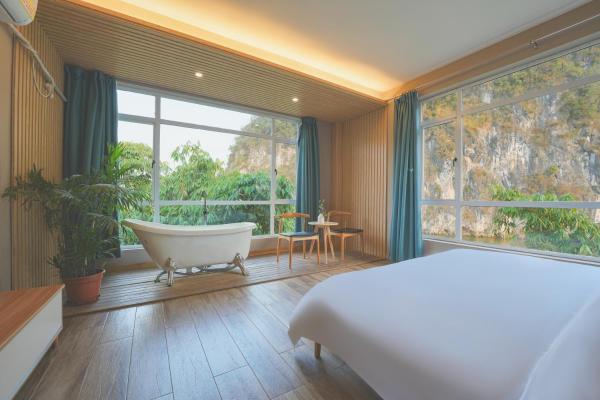 Yangshuo Bilin Holiday Inn (20 yuan RMB Scenic Area Branch)