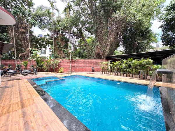 Hotel Laxmi Residency, Book  Hoteller i New Delhi med pool, Swimmingpool