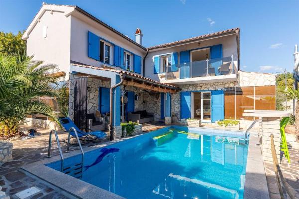 Villa Lea Lana Vinodol by aneo travel, Book  Kvarner hoteller med parkering, Parkering