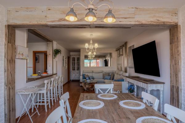 Villa Atlantica - Cliffside Retreat, Book  Fuerteventura hoteller med pool, Swimmingpool