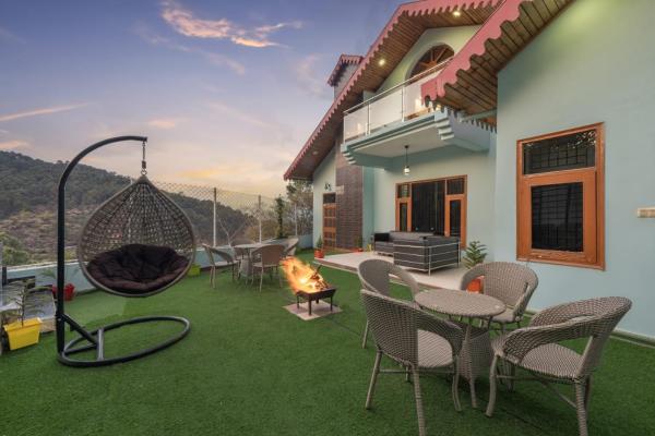 The Corner House I Pet friendly & Serviced Villa I Open Air Lawn & Plunge Pool I Bonfire I Dance I Music I Full Party I Kasauli By Exotic Stays, Book  Kasauli 
